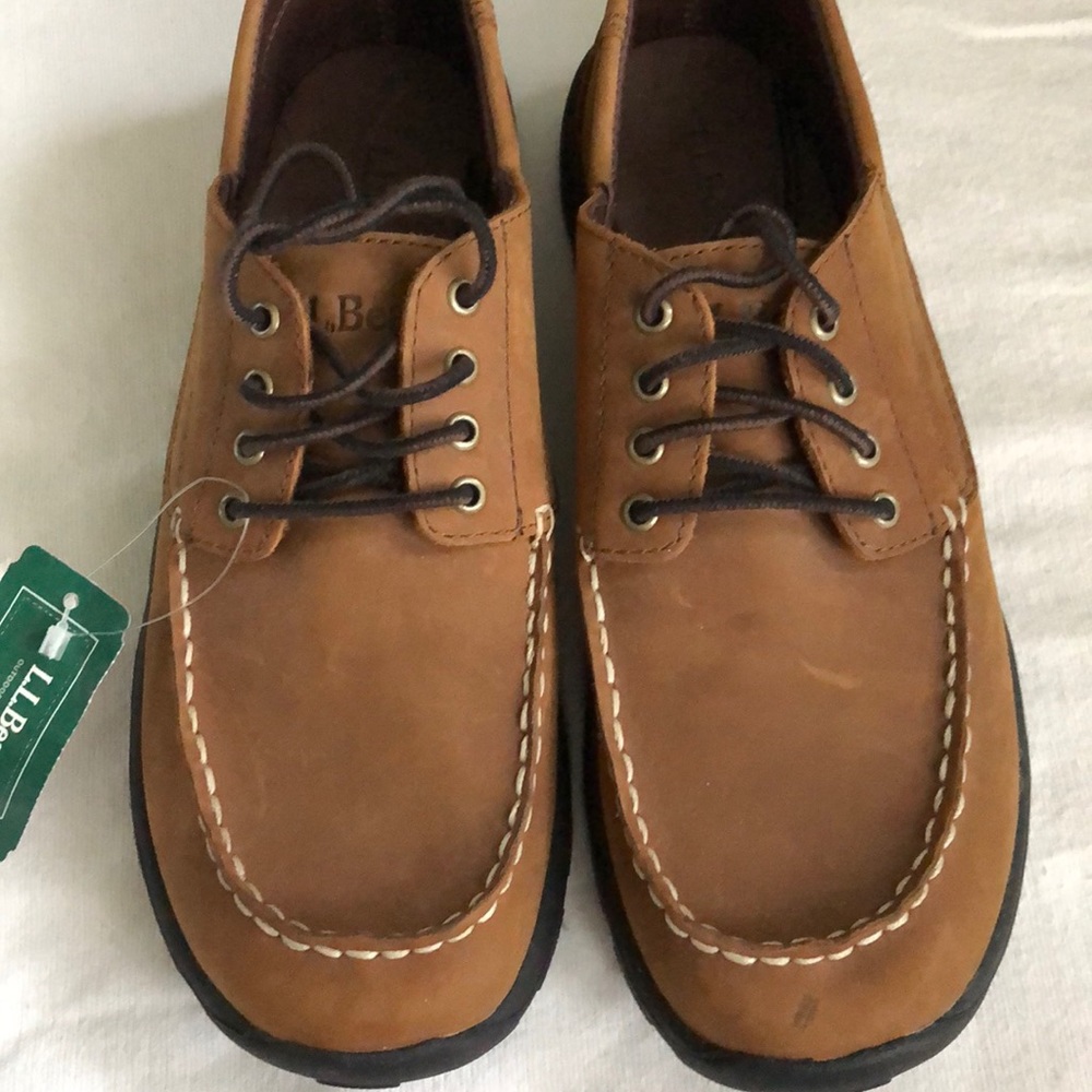 LL Bean boys size 6 suede shoes. NWT. Great for school!